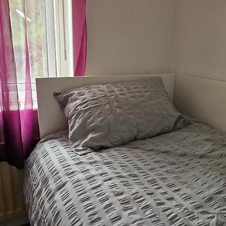 Cosy 3-bed Semi-detached House In Bradford Bradford (West Yorkshire)